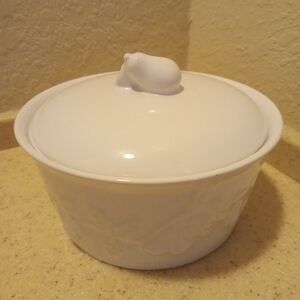 Norpro White Glazed Stoneware Serving Container.